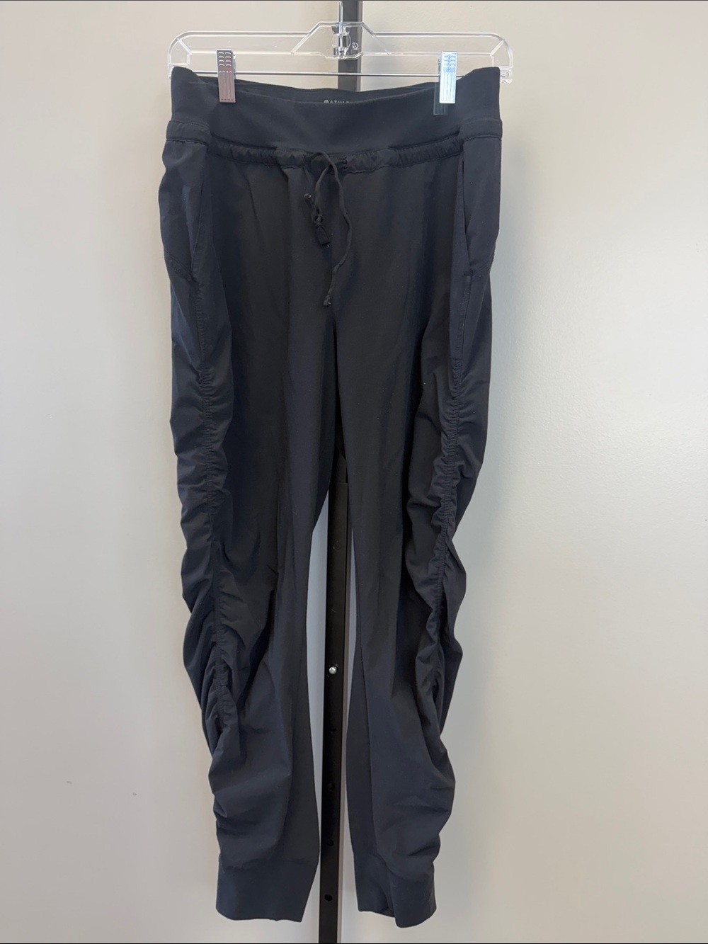 Athleta Black Ruched Ankle-Length Joggers